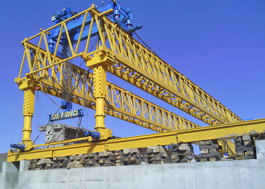 Προσαρμοσμένη δομή χάλυβα ζευκτόντων γεφυρών οδών ταχείας κυκλοφορίας γερανών 300T προωθητών